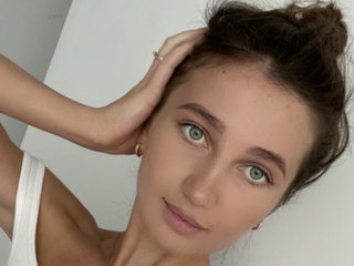 I'm A Camwhoring Suave Gal! I Am Named Irenochka01 And My Age Is 22 Yrs Old