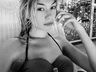 I'm 21 Years Of Age, I'm A Sex Chat Attractive Sweet Thing And My BongaCams Model Name Is Sofirb