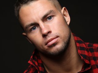 I'm 19, I Am A Brunette! I Am From New York
