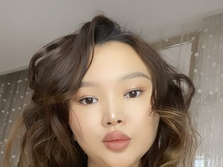 I'm 28 Years Old! I'm A Sex Webcam Seductive Bimbo! My Name Is BellaYu