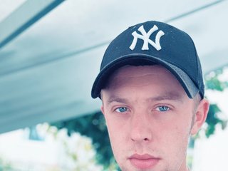 I'm 26, My Model Name Is Ucraguapo