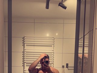 I Am Named MisterXT95, 23 Is My Age, I Am A Blonde