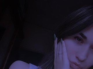 I Am Named Elza2221 And I Am A Brunette And I'm 19 Yrs Old