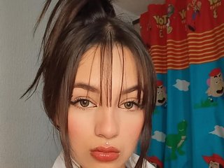 I'm A Live Chat Attractive Honey And I Am A Brunette! I Am Named Alaska-West
