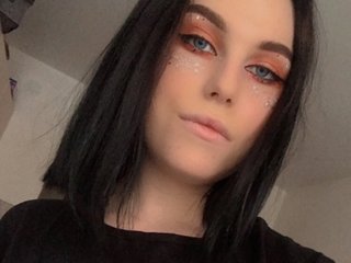 I'm A Cam Sensual Girl And I Am A Brunette, I'm 20 Years Of Age