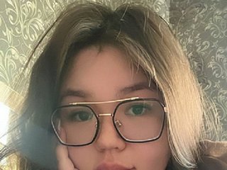 20 Is My Age! A Sex Cam Provocative Bimbo Is What I Am