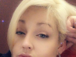 34 Is My Age, I Am A Blonde 2
