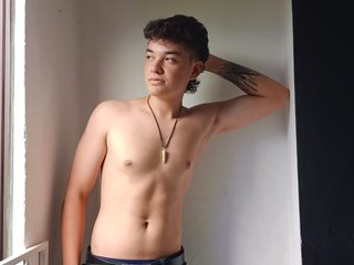 I'm 19 Yrs Old, I Am Named Xtid