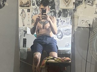 At BongaCams People Call Me Alehadance321