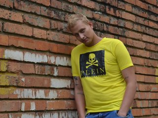 I Am A Blonde And My Name Is BradHarley