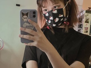 I'm 19 Yrs Old, A Sex Chat Cute Bimbo Is What I Am