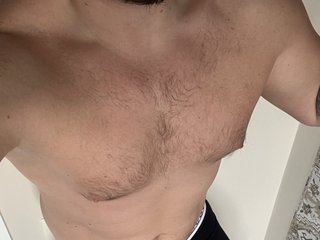 I Am A Brunette, My Name Is Bigpisyniche