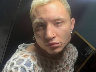 I Am A Blonde! My Name Is Tommykess