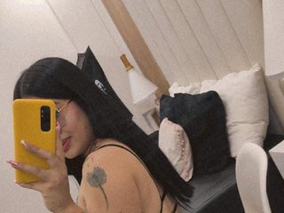 I Am A Brunette And I'm A Live Cam Beautiful Hottie! At BongaCams People Call Me Mia-sunflower