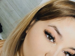 I Come From Bucharest And I'm A Webcam Engaging Honey, I'm 24 Years Of Age