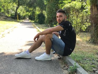 I Am A Brunette! At BongaCams I'm Named JakeIrish! I'm 25 Years Of Age