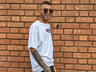 I Am A Brunette And My Age Is 25 Years Old, I Live In Soy El Hombre Que CambiarÃ¡ Tu Vida