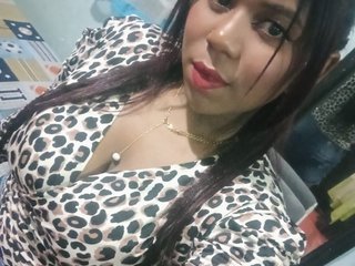 A Camwhoring Beautiful Lady Is What I Am, I'm 26 Yrs Old