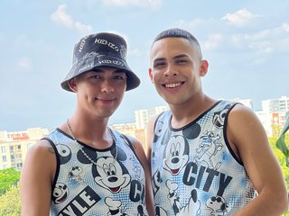 We Are Named Couplehot777! We Are 18 Years Of Age And We Have Brunette Hair