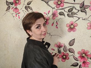 People Call Me MrsJulia And I Am A Brunette! I'm 40 Years Old