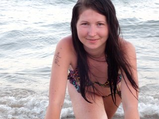 I Am A Brunette! A Camming Charming Bimbo Is What I Am And 21 Is My Age
