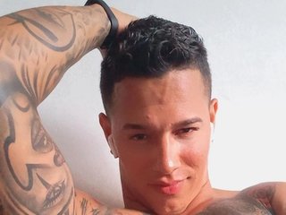 I'm 25, Barcelona Is Where I Come From And I Am Named Latinguy90