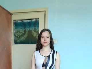 I Am A Brunette! I Come From Chiajna, I'm A Camwhoring Luscious Sweet Thing