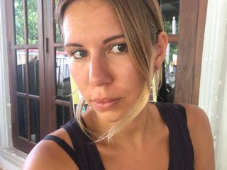 I'm A Camming Lovely Female, I Am A Blonde