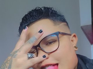 I'm A Live Webcam Eye-catching Bimbo! My Model Name Is Akira-Hoffman