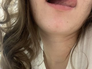 I Am A Brunette, I'm A Sex Chat Appealing Babe