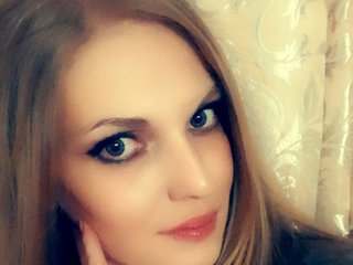I'm 30 Years Of Age, I Am A Blonde And A Live Cam Attractive Girl Is What I Am