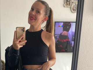 I'm A Camwhoring Lovely Babe! I Am A Blonde