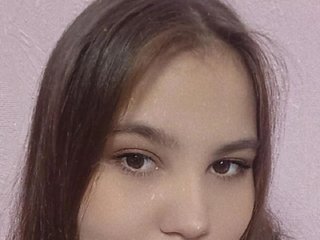 A Live Chat Attractive Gal Is What I Am! I Am Named BellaElison! 18 Is My Age