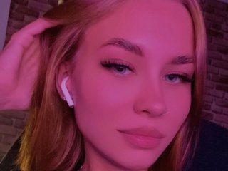 People Call Me Skandinavo4ka And Saint-Peterburg Is Where I Live And I Am A Blonde