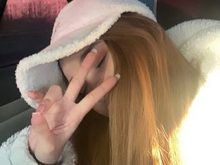 People Call Me Evvakisse! I'm 23, I Come From New Zealand