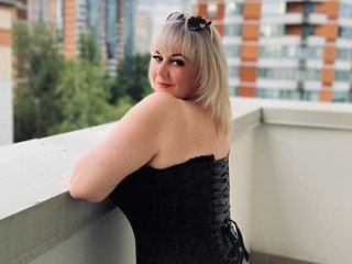 I'm A Cam Dreamy Lady And I Am A Blonde