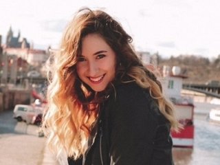 A Webcam Easy Lady Is What I Am And I Am A Brunette, 24 Is My Age