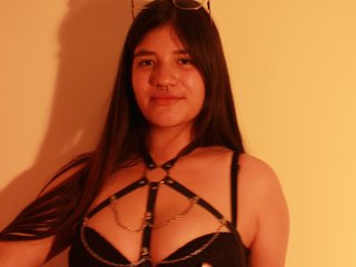 My Age Is 19 Yrs Old And People Call Me LeslieNK And A Camwhoring Delectable Female Is What I Am