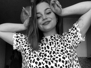 My BongaCams Model Name Is AdelinaQuee! I'm A Live Chat Luscious Honey