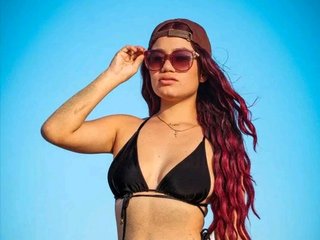 People Call Me SophiaLuxx And My Age Is 19 Years Old, I'm A Camming Charming Bimbo
