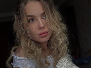 People Call Me Mindyshy! I Am A Blonde! My Age Is 19 Years Old