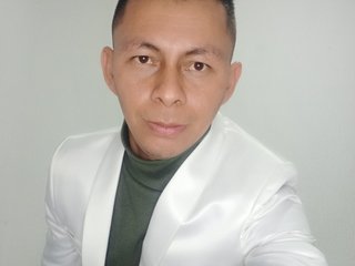 I Am A Brunette And My Model Name Is Q-oliver32sex
