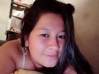 I'm A Live Cam Engaging Babe! I'm 27 Years Old