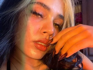 I Am A Brunette! A Webcam Sexy Bimbo Is What I Am, I'm 23 Years Old