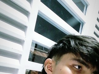 MedellÃ­n Is Where I Come From And My Model Name Is S3B4STa