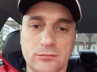 I Am A Brunette, People Call Me Kolya-R777