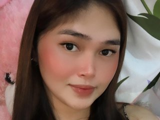 I'm A Live Chat Luscious She-male! My Age Is 23 Years Old