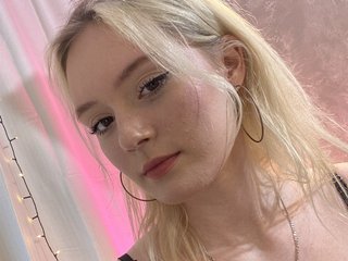 I'm 19 Yrs Old And I Am A Blonde And A Live Webcam Desirable Girl Is What I Am