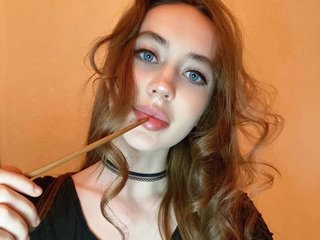 I'm 24 Years Old! A Live Webcam Lovable Woman Is What I Am
