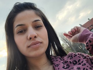 I Am A Brunette! I Come From Braila, A Camwhoring Sexy Chick Is What I Am